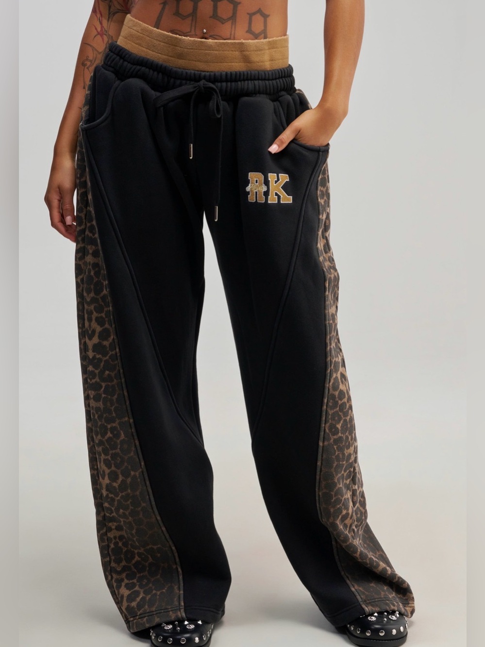NWT AKIRA very thick Black Wide-Leg Track Pants with Leopard Side Panels size XL